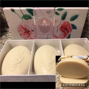 Soap bundle + 1 surprise soap 💕